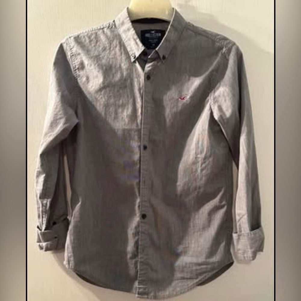 Hollister Men's Light Gray Button-Down Casual Shirt Size XS